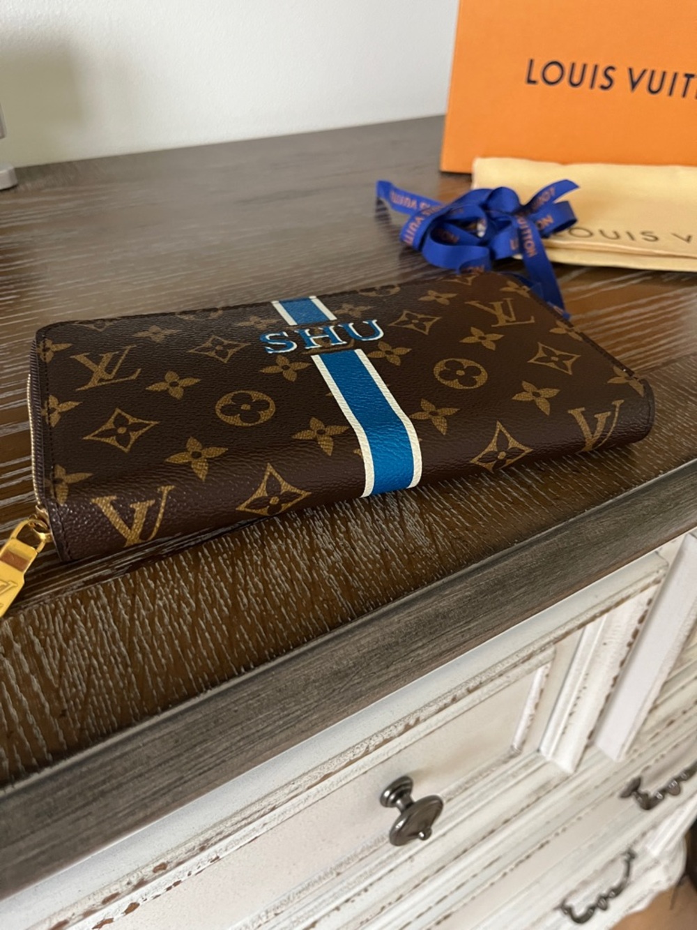 Louis Vuitton Zippy Monogram Organizer Wallet - Picture 7 of 12